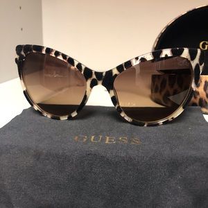 Guess Accessories - GUESS sunglasses Guess Accessories - GUESS sunglasses